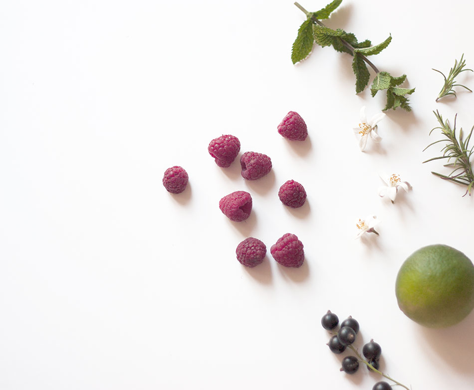 Hielos infusionados con frutas y hierbas aromáticas